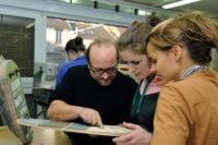 La BücherboXX ou BiblioboXX : une cabine téléphonique recyclée en Bibliothèque de rue