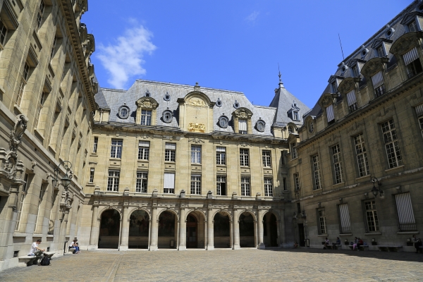 Studiengebühren in Frankreich und Deutschland