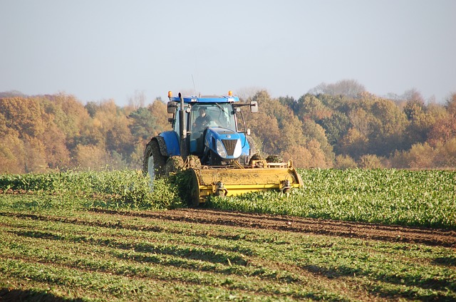tractor-3071779_640